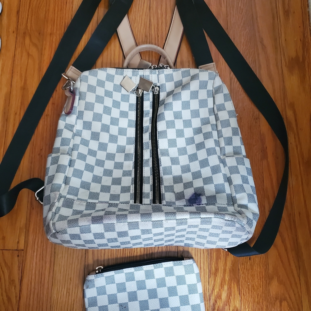 Stylish Checkered Backpack,Shoulder With Pouch He… - image 1
